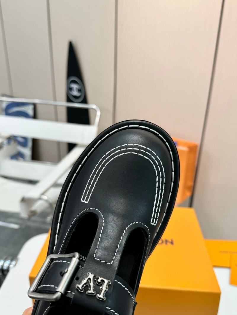 l0vis Vvtt0n loafers